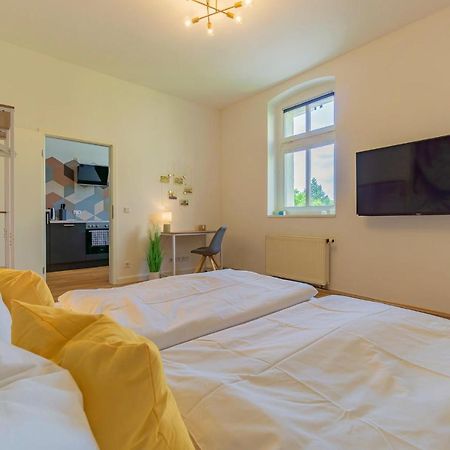 Modernes Apartment - Zentral, Ruhig, Wlan, Netflix, Kueche, Schreibtisch, Parkplatz, Waschtrockner コットブス エクステリア 写真
