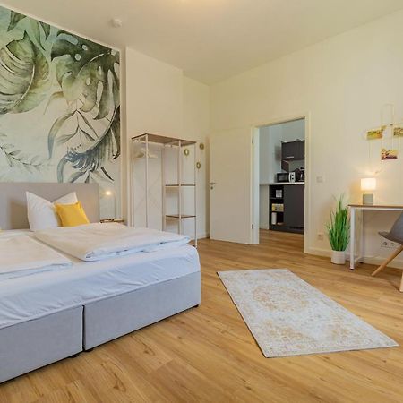 Modernes Apartment - Zentral, Ruhig, Wlan, Netflix, Kueche, Schreibtisch, Parkplatz, Waschtrockner コットブス エクステリア 写真