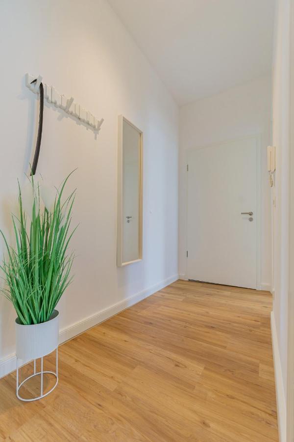 Modernes Apartment - Zentral, Ruhig, Wlan, Netflix, Kueche, Schreibtisch, Parkplatz, Waschtrockner コットブス エクステリア 写真