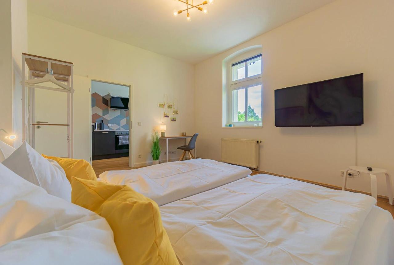 Modernes Apartment - Zentral, Ruhig, Wlan, Netflix, Kueche, Schreibtisch, Parkplatz, Waschtrockner コットブス エクステリア 写真