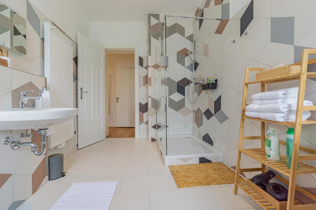 Modernes Apartment - Zentral, Ruhig, Wlan, Netflix, Kueche, Schreibtisch, Parkplatz, Waschtrockner コットブス エクステリア 写真