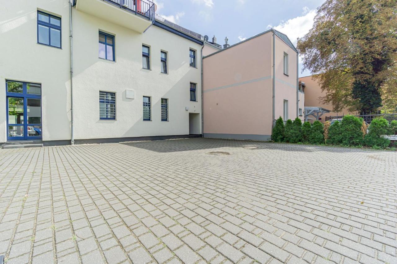 Modernes Apartment - Zentral, Ruhig, Wlan, Netflix, Kueche, Schreibtisch, Parkplatz, Waschtrockner コットブス エクステリア 写真